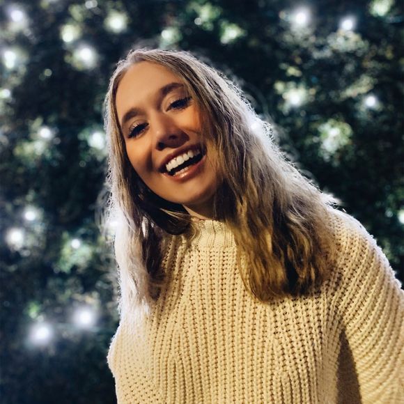 Meet your Posher, Lauren - Picture 1 of 1